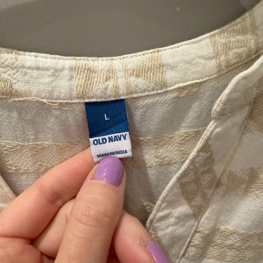 Old Navy Cream Textured V-Neck Peasant Top-Lg - Picture 3 of 6